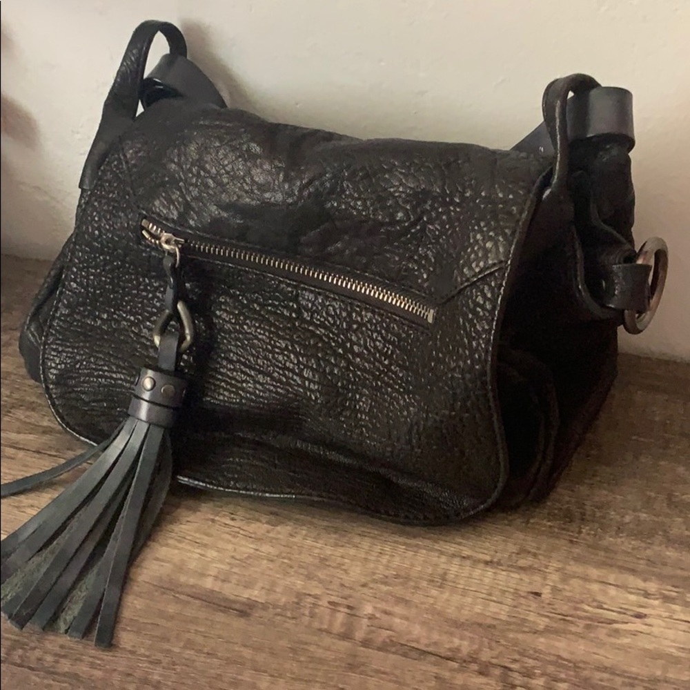 Luana black shoulder bag